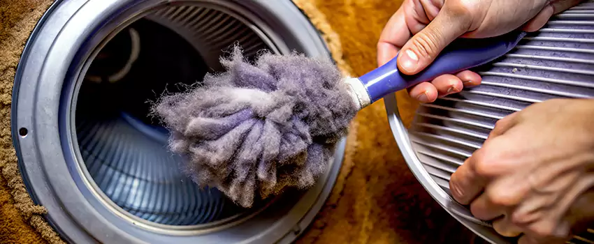 Signs Of A Clogged Dryer Lint Trap in Blainville, Quebec